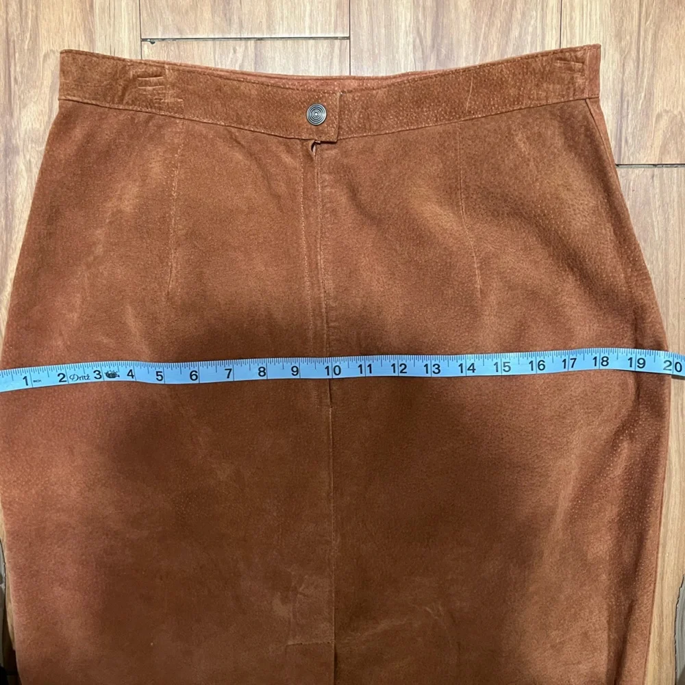 Elegant Vintage Retro 1980s Brown Suede Leather Skirt M.J. Carroll Size 13/14